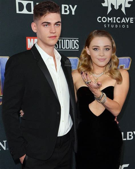 hero fiennes tiffin novia|More.